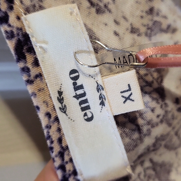 Top - Picture 2 of 3